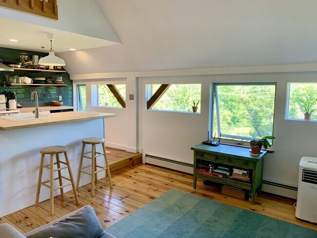 37 Bank St-Unit -16 Hemlock Ridge #308 in Lebanon, NH - Building Photo - Building Photo