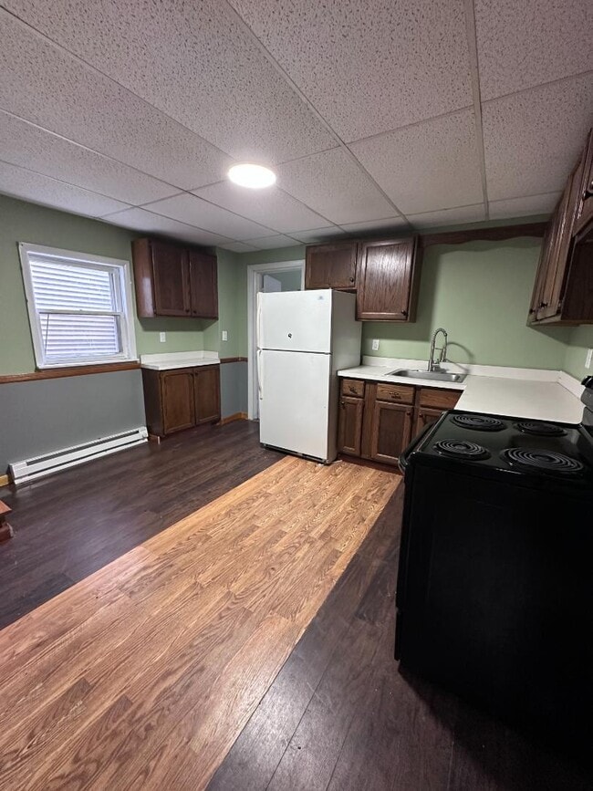 property at 606 W Main St