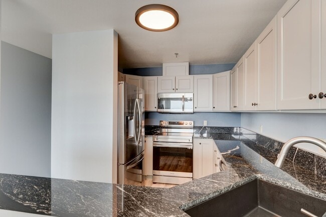 861 SE Regatta Dr in Oak Harbor, WA - Building Photo - Building Photo