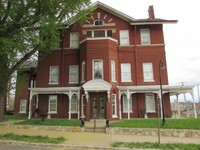 515 N 5th St in St. Joseph, MO - Foto de edificio - Building Photo