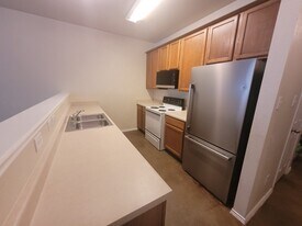 10806 Mathom Landing, Unit 2 in Universal City, TX - Building Photo
