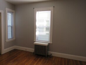 42 Glenwood Rd, Unit 1 in Somerville, MA - Building Photo - Building Photo