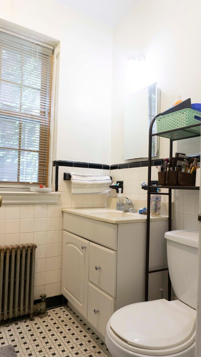 35 Park St, Unit 2 in Brookline, MA - Building Photo - Building Photo
