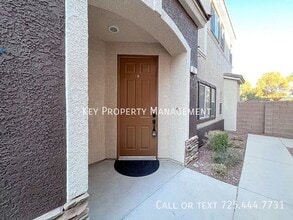 9303 Gilcrease Ave-Unit -#1003 in Las Vegas, NV - Foto de edificio - Building Photo