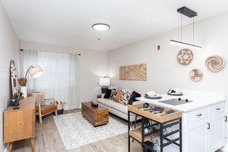 The Laurel at Millcreek (55+) in Salt Lake City, UT - Foto de edificio - Interior Photo