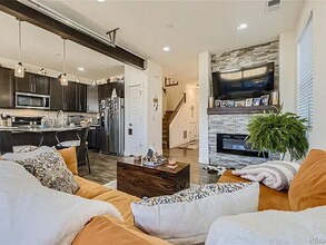 19481 E Sunset Cir in Centennial, CO - Building Photo - Building Photo