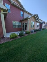 Autumn Ridge Apartment Homes in Delavan, WI - Foto de edificio - Building Photo