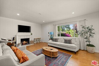 22621 Dolorosa St in Los Angeles, CA - Building Photo - Building Photo