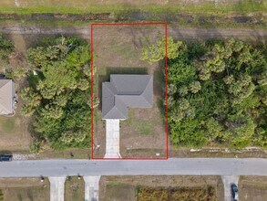 2462 Ensenada Ln in North Port, FL - Building Photo - Building Photo