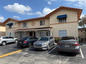 2212 W 74th St in Hialeah, FL - Building Photo