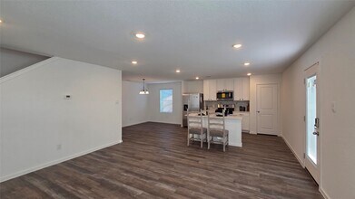 40934 Seasoned Oak Ln in Magnolia, TX - Building Photo - Building Photo