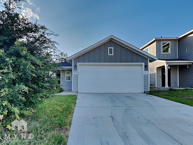 7352 Littlefoot Ln in San Antonio, TX - Building Photo - Building Photo