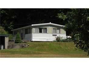 656 Cannelton Rd in Darlington, PA - Building Photo - Building Photo