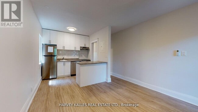 1065 Bathurst St in Toronto, ON - Building Photo - Building Photo