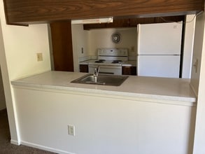 21761 Hillside Dr in Clinton Township, MI - Building Photo - Building Photo