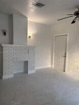 564 SW 3rd St in Miami, FL - Building Photo