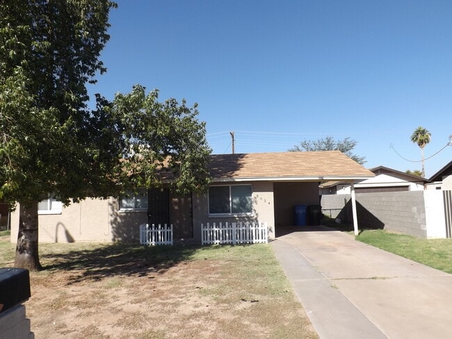 property at 2024 E Saint Catherine Ave