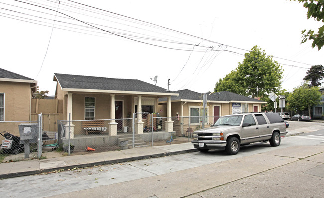 La Playa Apartments in Santa Cruz, CA - Building Photo - Building Photo