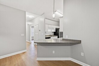 112 Westhaven Dr, Unit #5F in Myrtle Beach, SC - Building Photo - Building Photo
