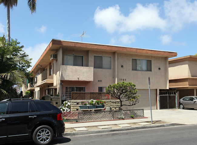 1707 Federal Ave in Los Angeles, CA - Building Photo - Building Photo