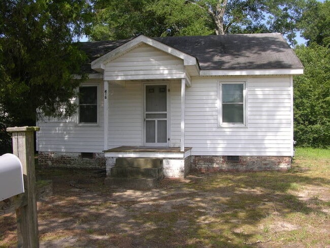 property at 418 Lincoln St SW