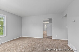 2608 Poe Ave SW in Wyoming, MI - Building Photo - Building Photo