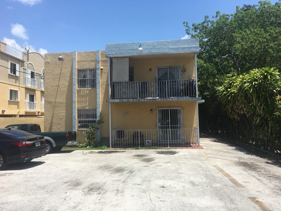 427 SW 7th St in Miami, FL - Building Photo