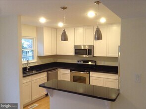 23 Mooring Point Ct in Annapolis, MD - Building Photo - Building Photo