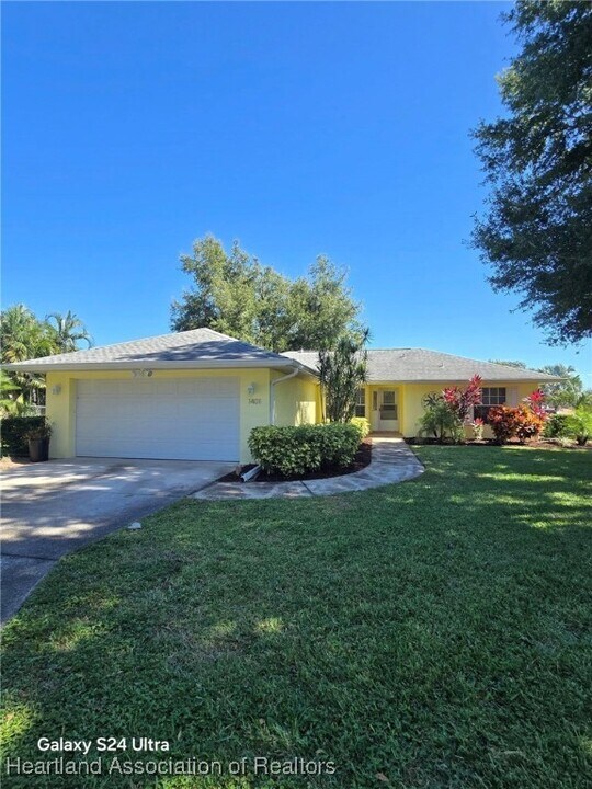 1401 Valencia Ave in Sebring, FL - Building Photo