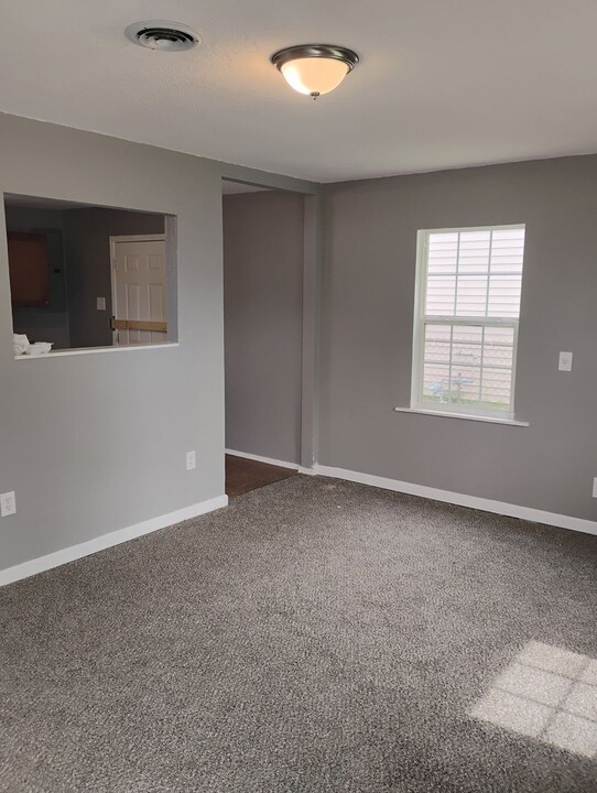 48 Louise Ln in Sauget, IL - Building Photo