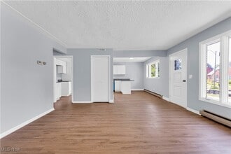 22000 Nicholas Ave in Euclid, OH - Building Photo - Building Photo