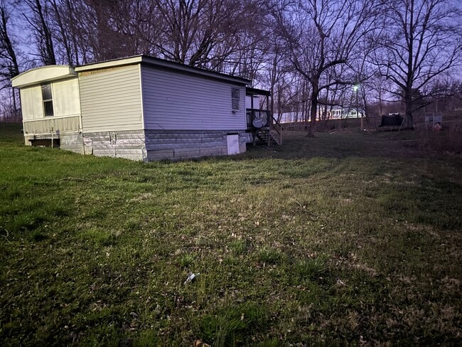 90 Palm Rd in Mammoth Cave, KY - Foto de edificio - Building Photo