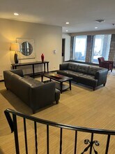 2400 Windsor Mall in Park Ridge, IL - Foto de edificio - Building Photo