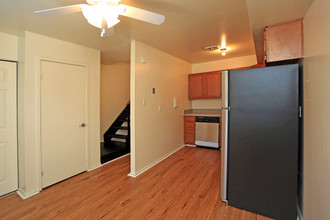 Hampton Community Townhomes in Hampton, VA - Foto de edificio - Interior Photo