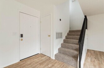 2827 Indian Creek Blvd in Oklahoma City, OK - Building Photo - Building Photo