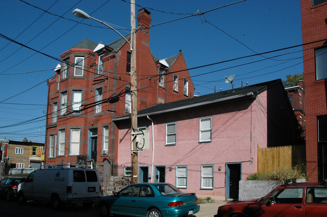 929 N 29th St in Philadelphia, PA - Building Photo - Building Photo