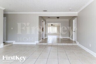 584 Riverside Dr in Palm Beach Gardens, FL - Building Photo - Building Photo