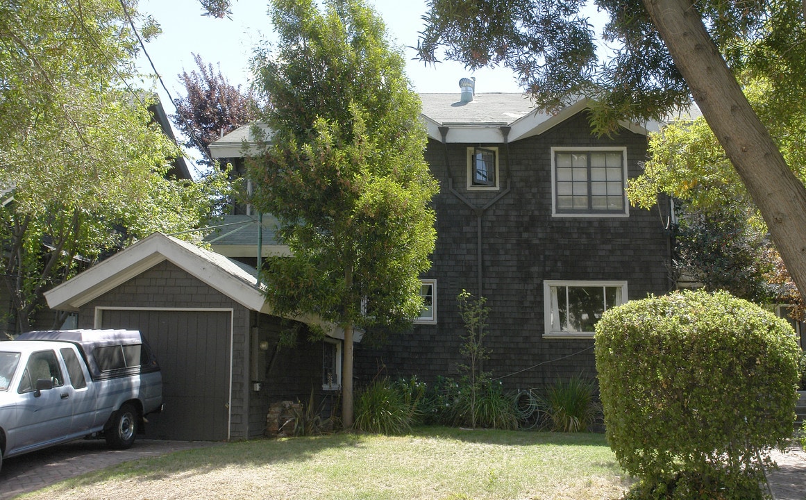 652 Chetwood St in Oakland, CA - Building Photo