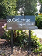 30 Bellevue in Bellevue, WA - Foto de edificio - Building Photo