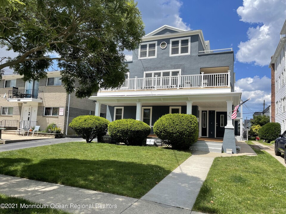 307 7th Ave in Asbury Park, NJ - Building Photo