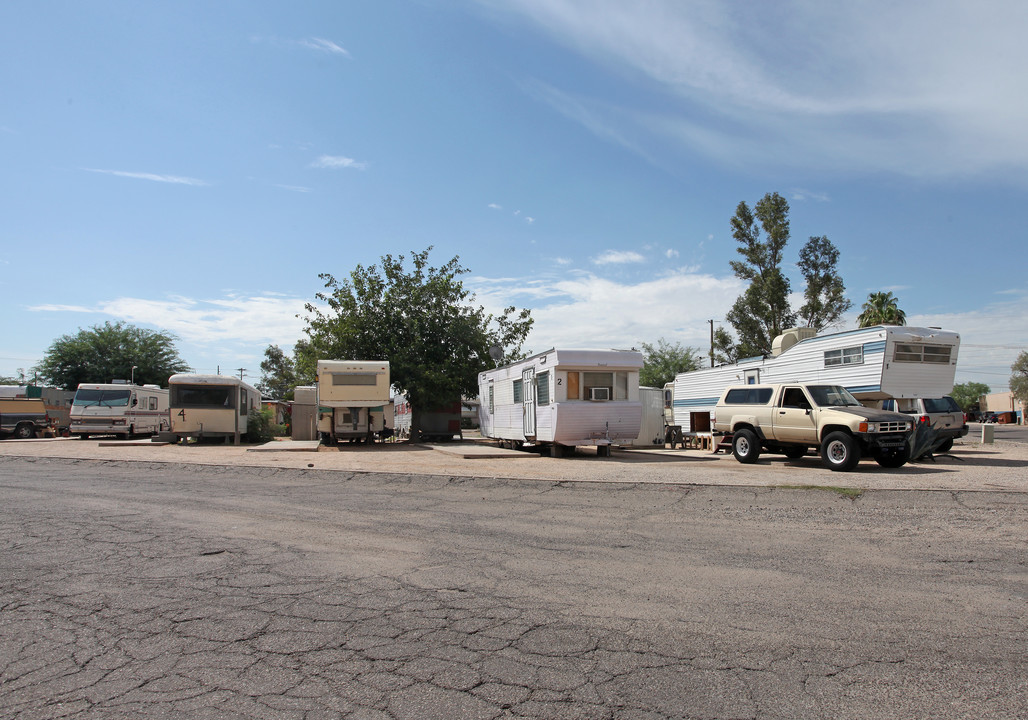 Downtown RV Park in Tucson, AZ - Foto de edificio