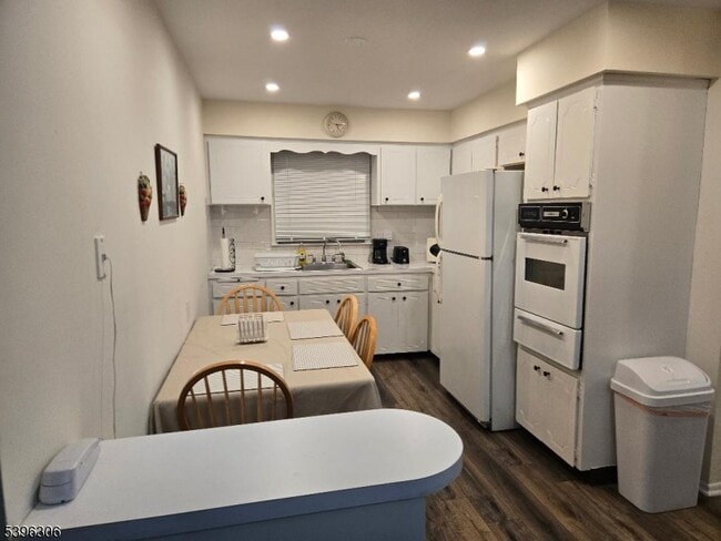 305 Kennedy Dr in Linden, NJ - Building Photo - Building Photo