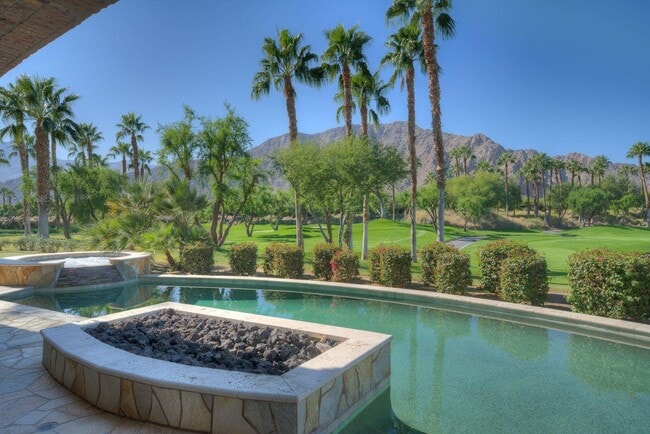 53299 Via Palacio in La Quinta, CA - Building Photo - Building Photo