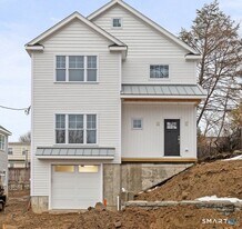 108 New England Ave in Fairfield, CT - Building Photo