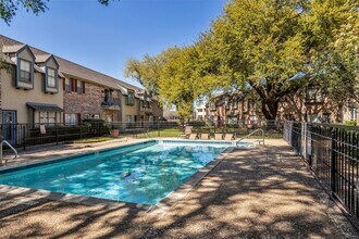 14715 Barryknoll Ln in Houston, TX - Building Photo - Building Photo