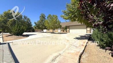 7652 Sherborn Ave in Hesperia, CA - Building Photo - Building Photo