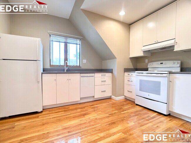 545 Washington St, Unit 3