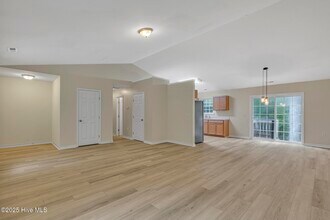 394 White Sand Rd in Hampstead, NC - Building Photo - Building Photo