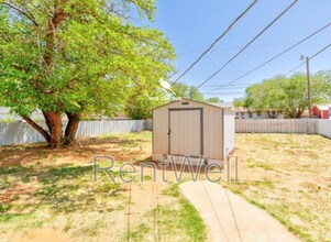 1404 E Reppto St in Brownfield, TX - Building Photo - Building Photo