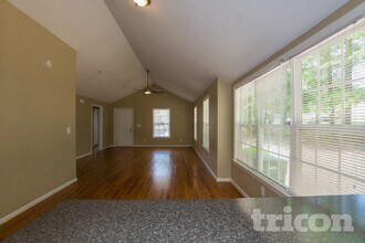 125 St Andrews Pl Dr in Columbia, SC - Foto de edificio - Building Photo